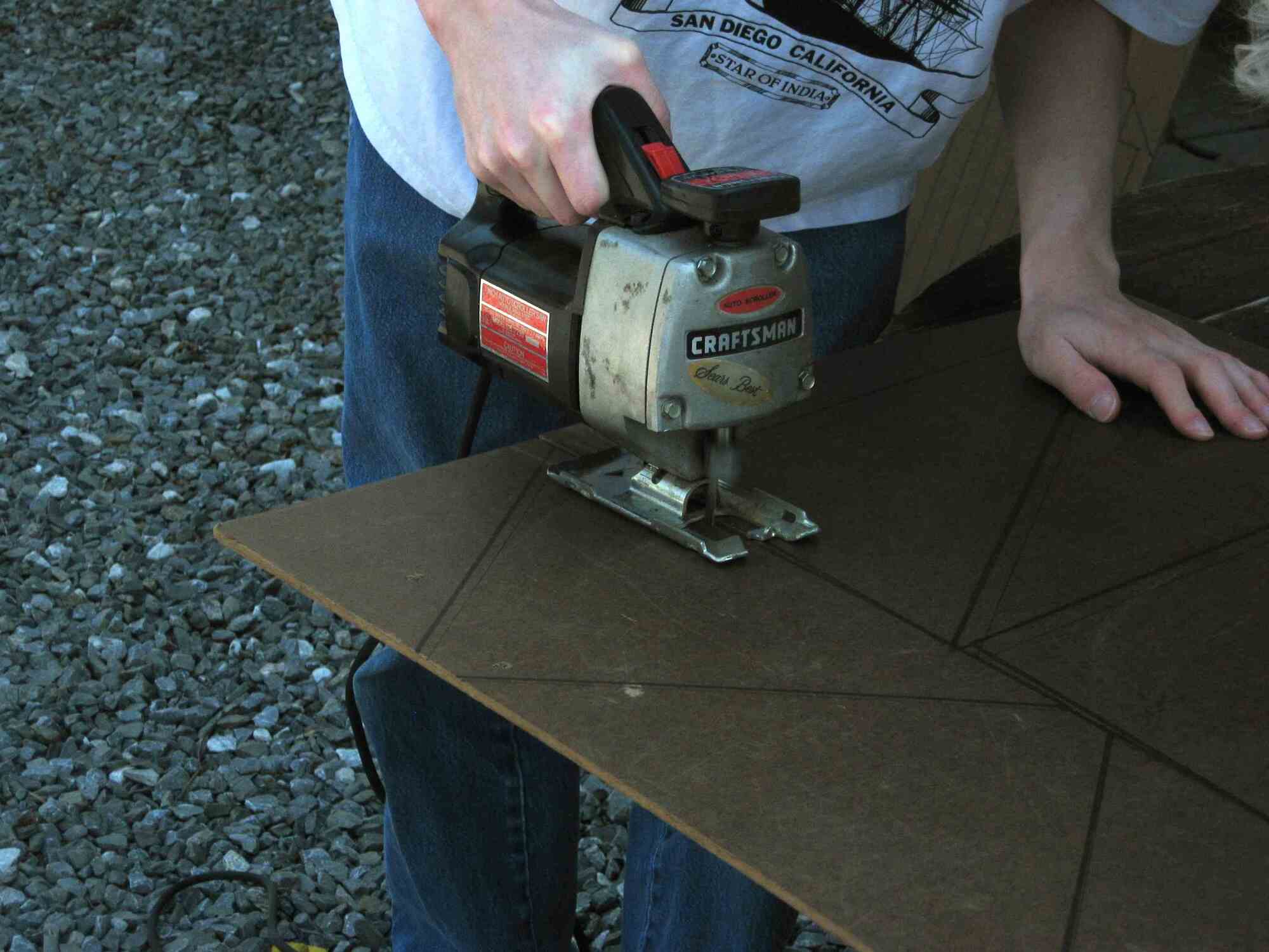 découvrez la perceuse racetools, un outil puissant et performant conçu pour répondre à tous vos besoins en matière de perçage. idéale pour les professionnels et les bricoleurs, elle combine précision, robustesse et ergonomie. facile à utiliser et dotée de fonctions innovantes, la perceuse racetools est votre alliée pour réaliser vos projets en toute simplicité.
