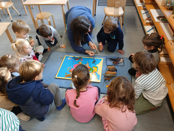découvrez les écoles montessori en france. offrez à votre enfant un environnement d'apprentissage stimulant, axé sur l'épanouissement personnel et l'autonomie grâce à la méthode montessori reconnue. inscrivez-vous dès maintenant pour un avenir prometteur !