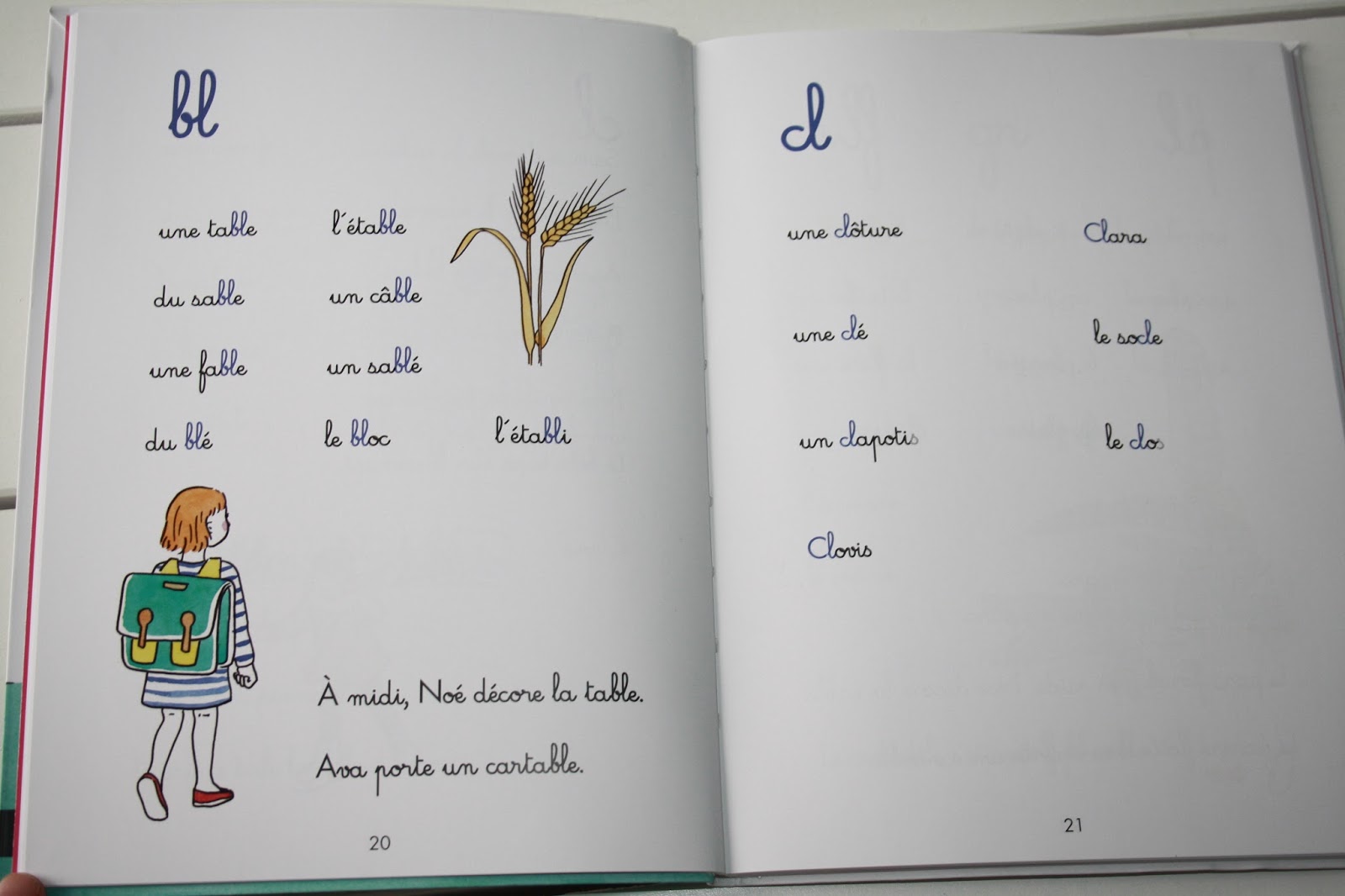 découvrez l'univers de la lecture montessori, une méthode éducative innovante qui favorise l'épanouissement et l'autonomie des enfants à travers la découverte des livres. offrez à votre enfant une approche ludique et adaptée pour développer son goût de la lecture et sa curiosité naturelle.