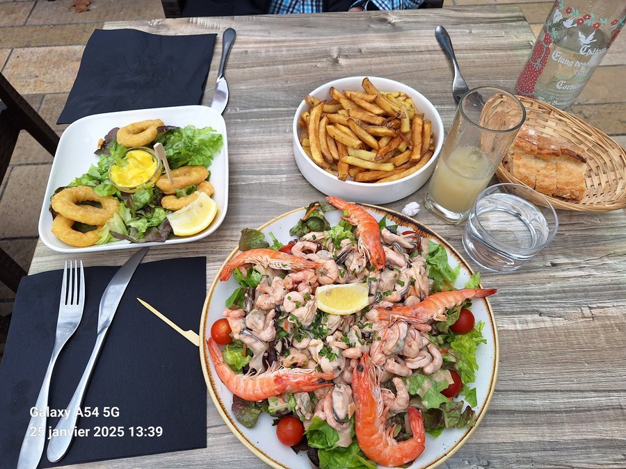découvrez notre nouveau restaurant de tapas à narbonne, où des saveurs authentiques et une ambiance conviviale se rencontrent. savourez une variété de plats inspirés de la cuisine méditerranéenne, dans un cadre chaleureux et accueillant. parfait pour un repas entre amis ou en famille !