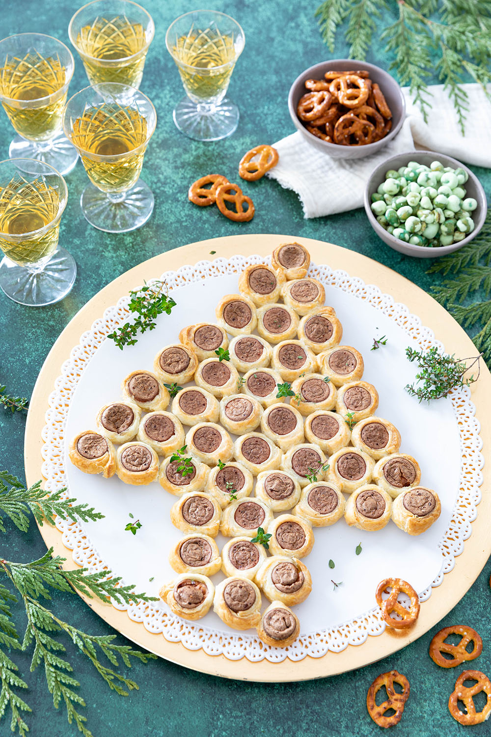 découvrez notre délicieuse recette de knackis maison, facile à réaliser et parfaite pour régaler toute la famille. accompagnez-les de vos sauces préférées et savourez un plat savoureux qui plaira à coup sûr !