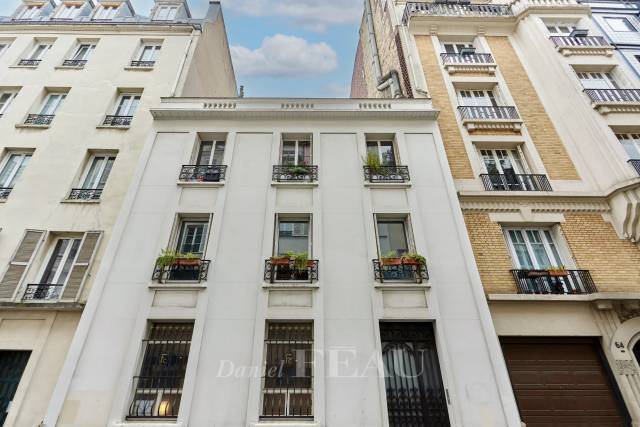 découvrez les meilleures offres pour l'achat d'or à paris 75017. profitez de conseils d'experts et d'un service de qualité pour valoriser vos biens précieux. que vous souhaitiez vendre ou acheter de l'or, notre équipe vous accompagne à chaque étape.