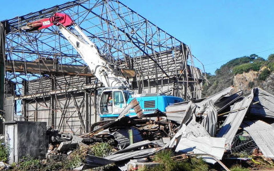 découvrez nos services de démolition spécialisés pour restaurants à lusigny. nous garantissons des interventions sécurisées, rapides et respectueuses de l'environnement, tout en assurant un nettoyage complet du site. transformez votre espace avec notre expertise en démolition.