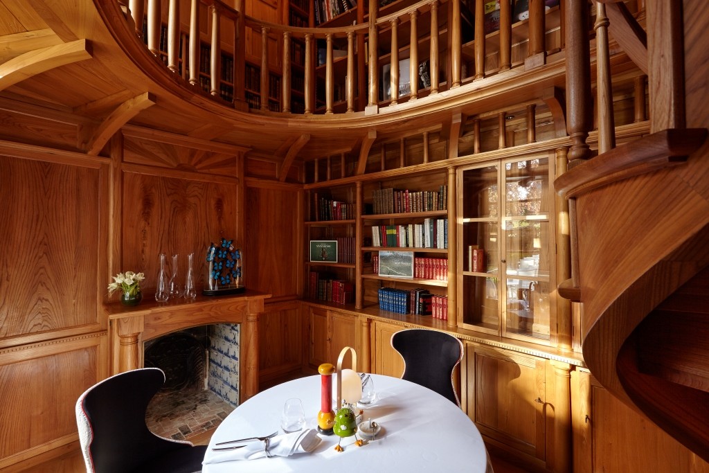 découvrez notre restaurant étoilé à lille, où l'excellence culinaire rencontre des prix abordables. savourez des plats raffinés dans une ambiance conviviale, tout en profitant d'une expérience gastronomique unique sans vous ruiner.