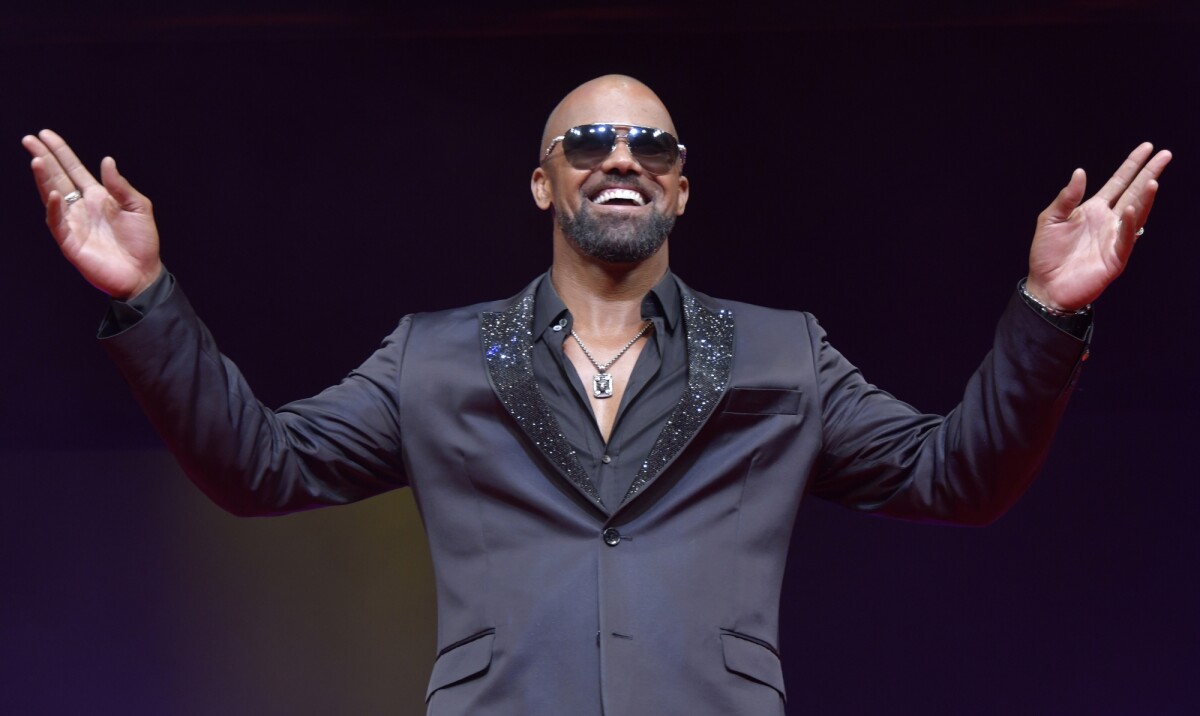 découvrez le parcours inspirant de shemar moore, acteur et producteur à succès, qui a su bâtir une carrière florissante à hollywood. plongez dans sa vie, ses réalisations, et son impact sur le monde du cinéma et de la télévision, tout en explorant les secrets de sa fortune impressionnante.