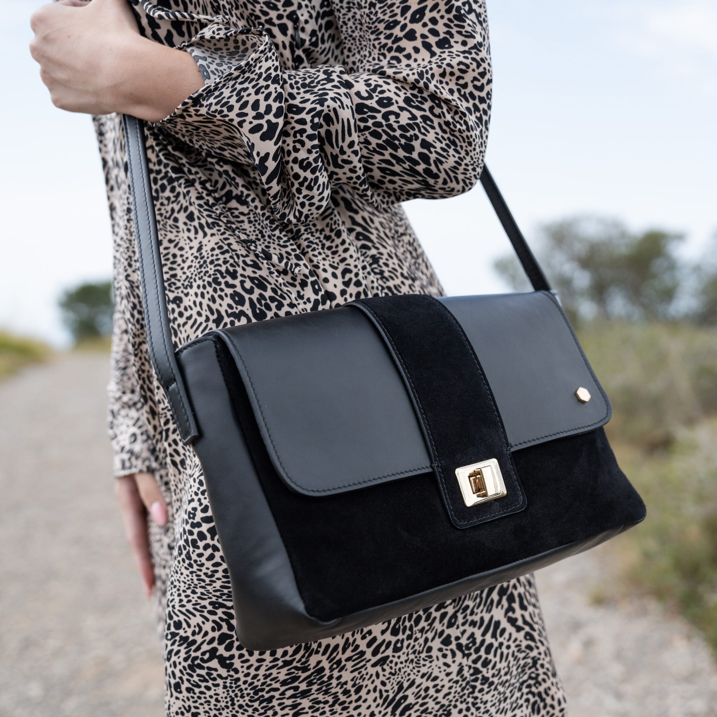 découvrez notre sélection des 10 sacs bandoulière pour femmes les plus stylés ! alliant tendance et praticité, ces accessoires incontournables complèteront parfaitement toutes vos tenues.