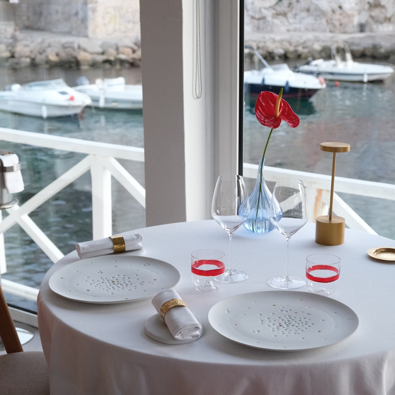 découvrez auffo, le restaurant de coline faulquier, où la créativité culinaire rencontre la gastronomie de saison. savourez des plats raffinés préparés avec des ingrédients locaux dans une ambiance chaleureuse et accueillante. une expérience culinaire unique vous attend !