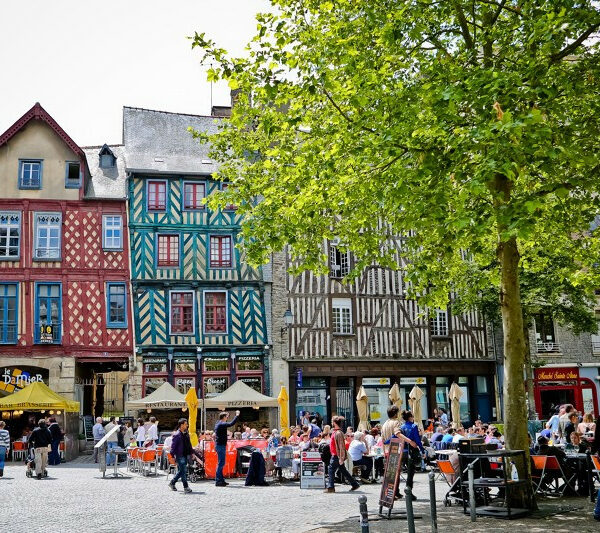 découvrez la cagnotte de notre bar-restaurant à rennes ! participez à notre offre exclusive pour profiter de délicieuses spécialités tout en soutenant votre établissement local. réveillez vos papilles avec nos plats savoureux et nos boissons raffinées dans une ambiance conviviale.