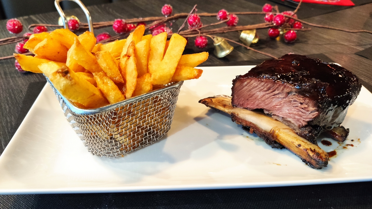 découvrez notre nouveau restaurant de viandes à valenciennes, où passion et qualité se rencontrent. savourez des plats raffinés préparés avec les meilleures viandes, dans une ambiance conviviale et chaleureuse. réservez votre table dès maintenant pour une expérience culinaire inoubliable !