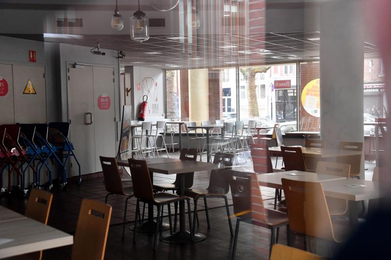 découvrez comment surmonter les défis d'un restaurant en difficulté grâce à des conseils pratiques et des stratégies efficaces pour revitaliser votre établissement et attirer de nouveaux clients.