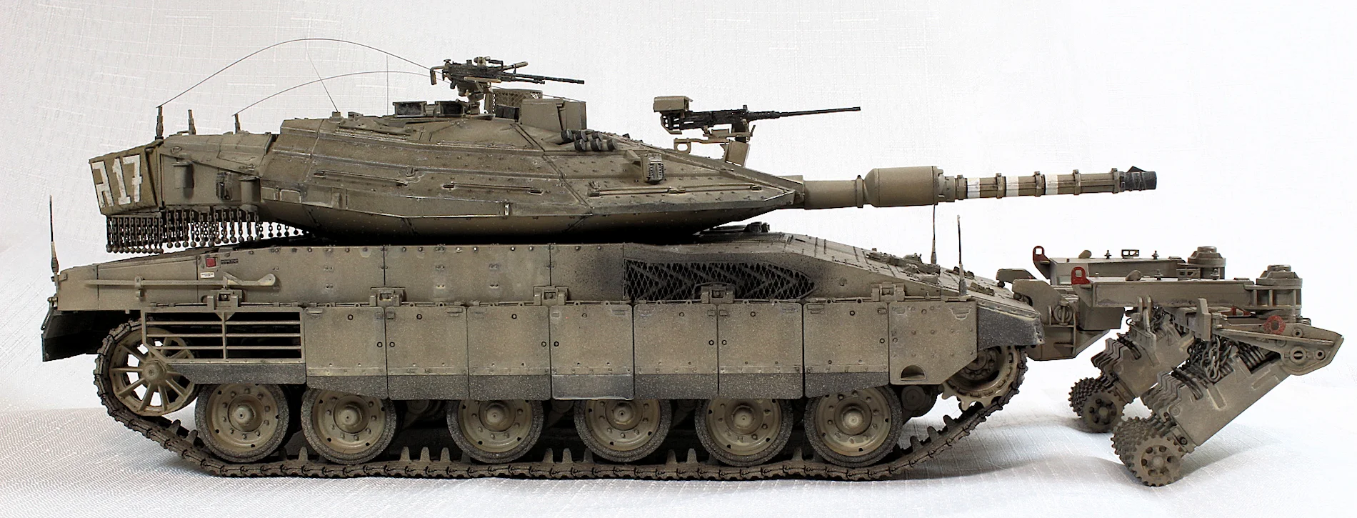 découvrez le merkava mk iv, le char de combat israélien à la pointe de la technologie. avec ses systèmes avancés de protection et de combat, ce véhicule blindé offre une puissance et une efficacité inégalées sur le champ de bataille.