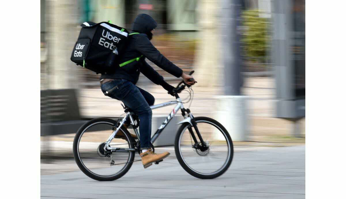 découvrez l'histoire d'un restaurateur en colère contre uber eats, révélant les défis et frustrations liés aux services de livraison. plongez dans les coulisses de l'industrie alimentaire, où la passion et les tensions se mêlent.