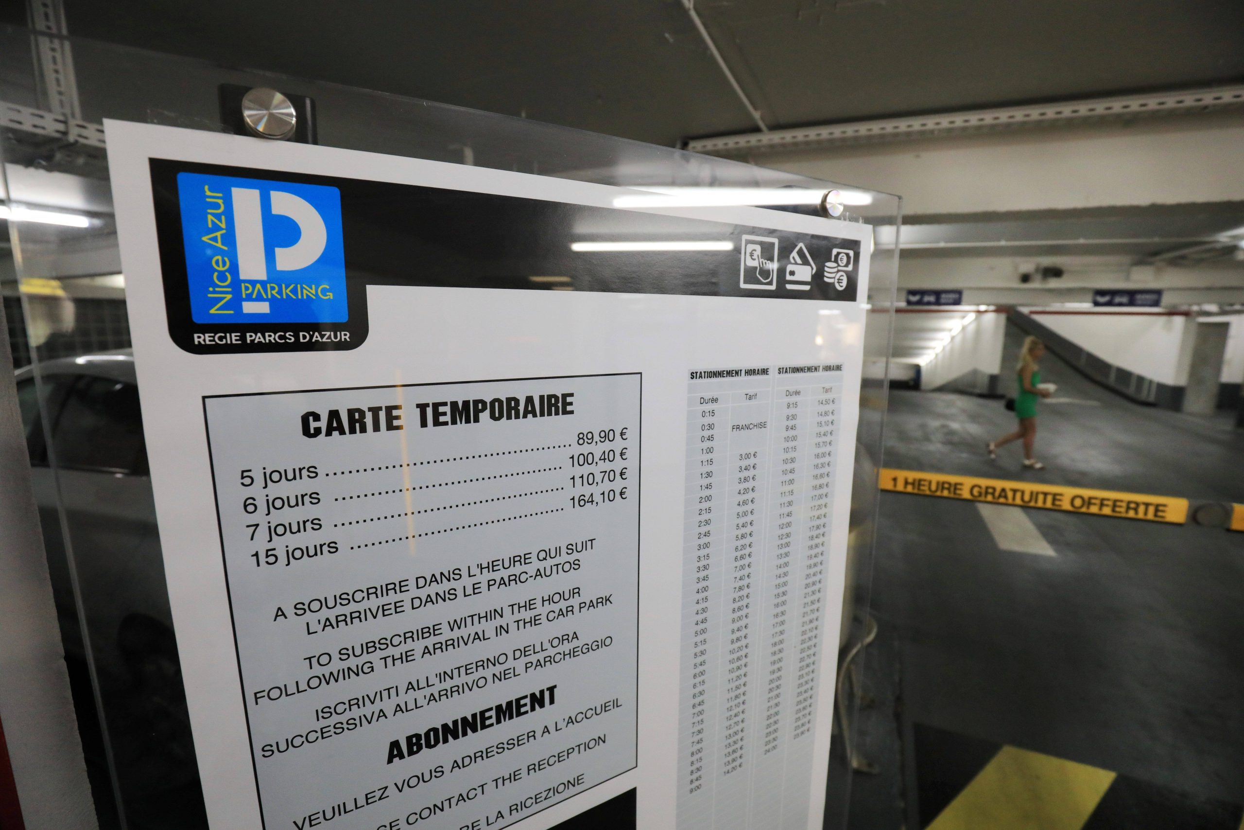 découvrez nos tarifs de stationnement compétitifs et transparents. trouvez la solution idéale pour vous garer facilement et économiquement, que ce soit pour quelques heures ou pour une journée entière.
