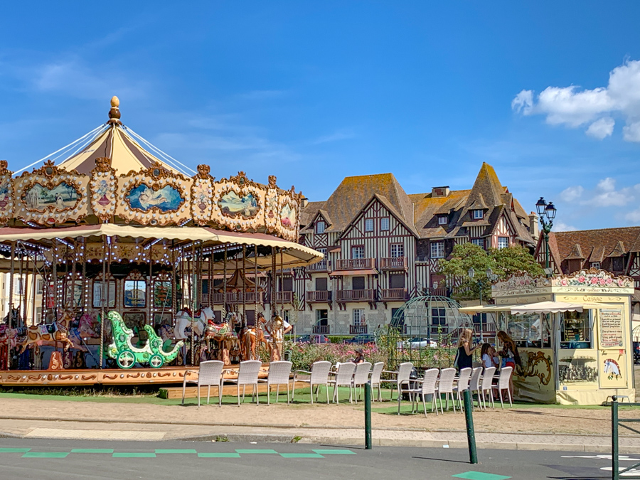 découvrez des activités familiales amusantes en normandie même par temps de pluie ! que ce soit dans des musées interactifs, des visites de châteaux ou des ateliers créatifs, laissez-vous séduire par des moments inoubliables en famille tout en restant au sec.