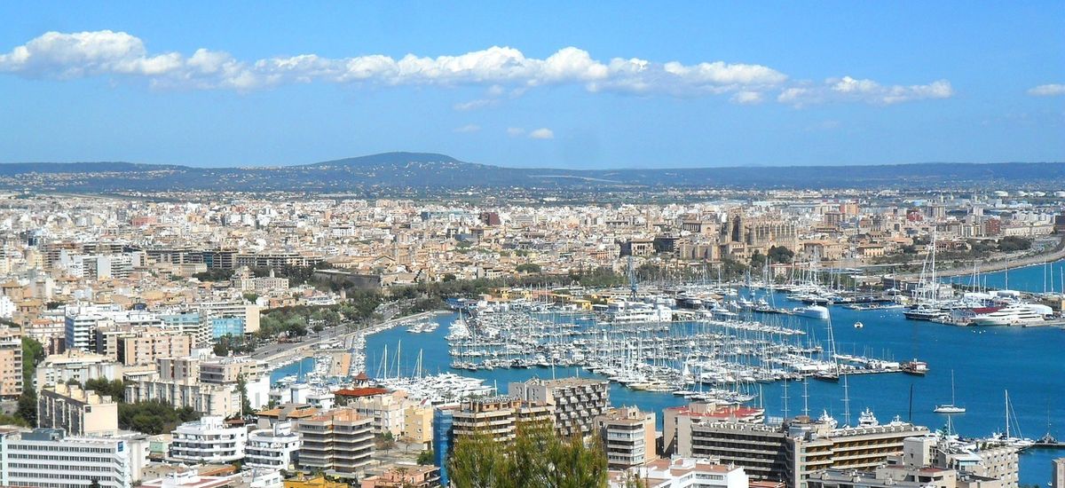 découvrez les meilleures activités en famille à majorque : des plages paradisiaques, des parcs d'attractions, des randonnées en pleine nature et des excursions culturelles pour créer des souvenirs inoubliables avec vos proches.