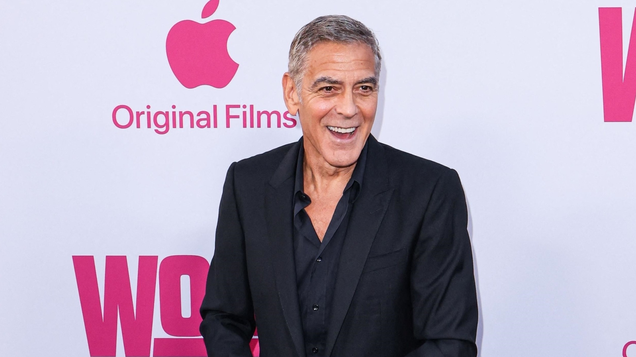 découvrez l'incroyable passage de george clooney à la ciotat, une ville française pleine de charme. entre anecdotes de tournage et visites des lieux emblématiques, plongez dans l'univers de la star à travers des récits captivants et des photos exclusives.