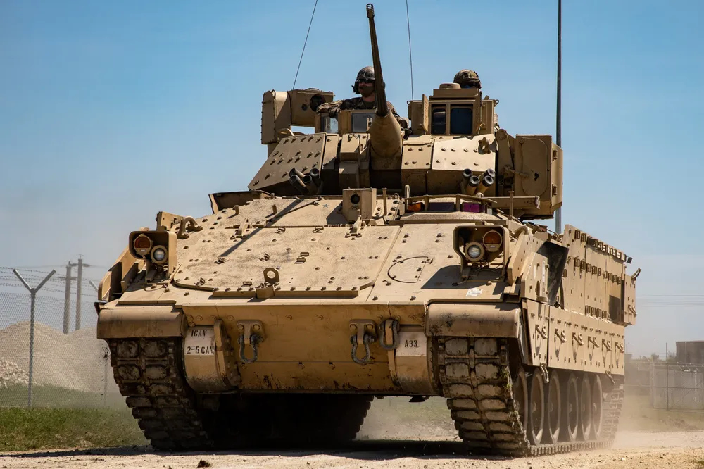 découvrez le m2 bradley moderne, un espace élégant et contemporain alliant design sophistiqué et confort optimal. parfait pour ceux qui recherchent un cadre chic et fonctionnel, cet aménagement est idéal pour rehausser votre quotidien.