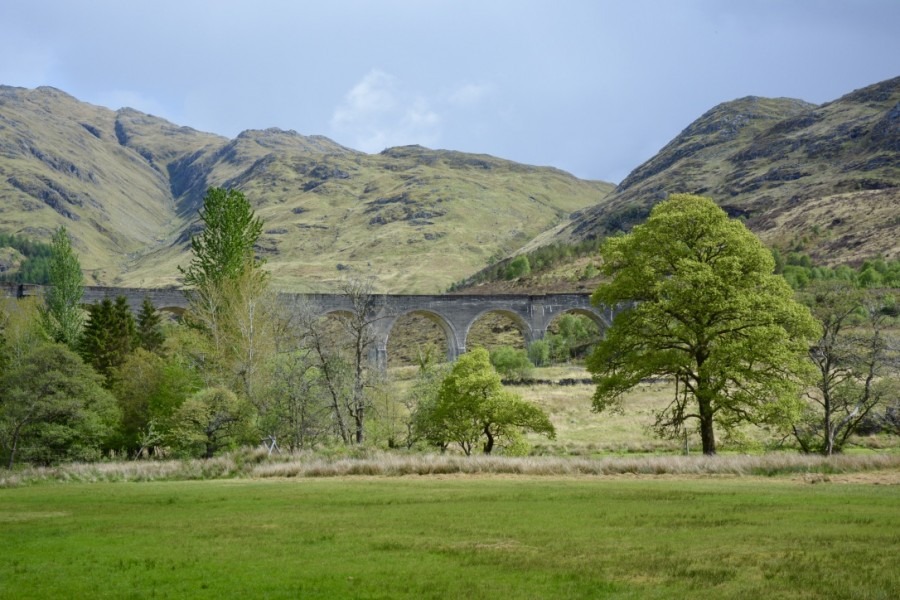 découvrez un itinéraire familial en écosse, conçu pour petits et grands : châteaux, paysages spectaculaires, activités ludiques et découvertes culturelles. partez à l’aventure en famille dans les highlands et profitez de conseils pratiques pour un voyage inoubliable !
