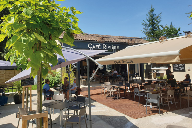 découvrez notre restaurant à trélissac : cuisine savoureuse, produits frais, ambiance chaleureuse et service attentionné. réservez votre table pour un délicieux moment en famille ou entre amis !