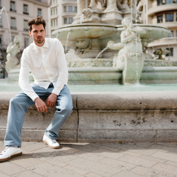 découvrez notre collection tendance de pantalons vintage. redécouvrez le style rétro avec des pièces uniques qui allient confort et élégance. parfaits pour une allure chic et décontractée, nos pantalons vintage sont un must-have pour toutes les fashionistas en quête d'originalité.