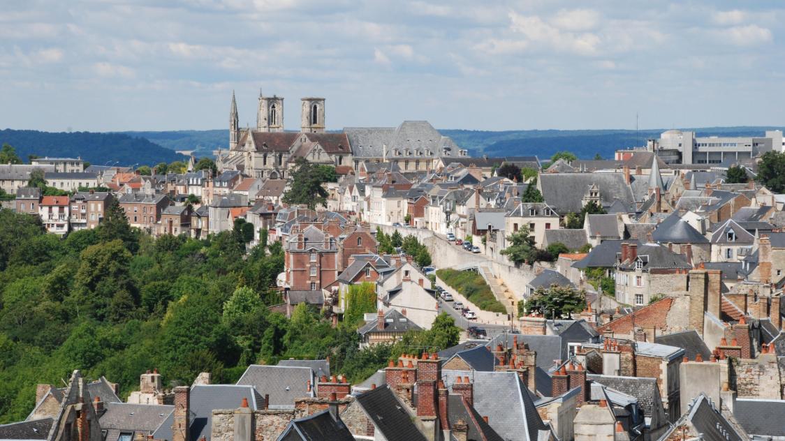 découvrez comment une enfance aisée influence la perception de la richesse et les opportunités offertes dès le plus jeune âge.