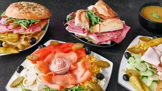 découvrez les détails de l'attaque à l'acide survenue dans un restaurant casher à paris, ses conséquences et les mesures de sécurité renforcées.