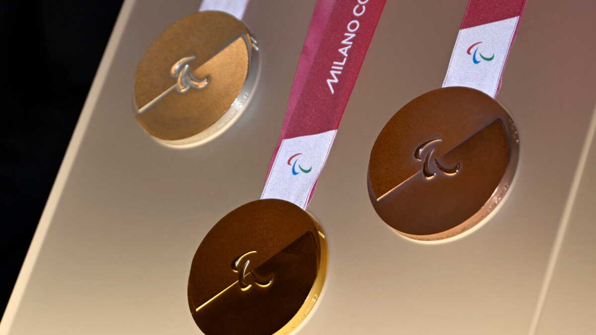 découvrez le prix des médailles d’or des jeux olympiques 2026, leur composition, coût de fabrication et signification symbolique.