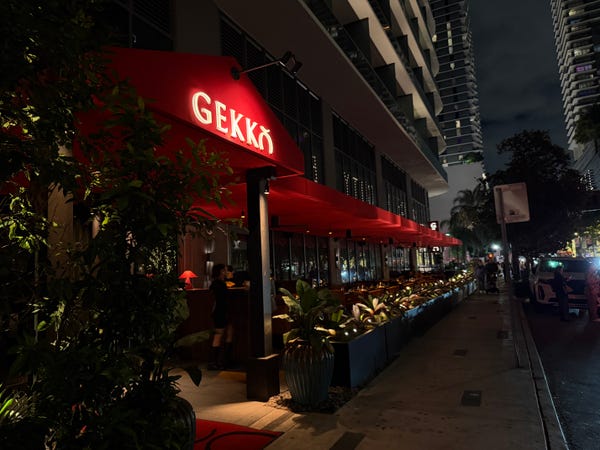découvrez notre restaurant unique inspiré par bad bunny, où la cuisine créative et l'ambiance tendance se rencontrent pour une expérience culinaire inoubliable.